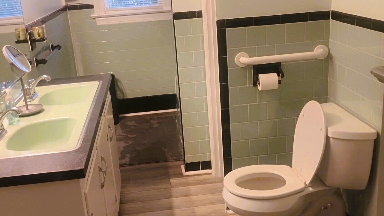 Photo of Bathroom in Washington
