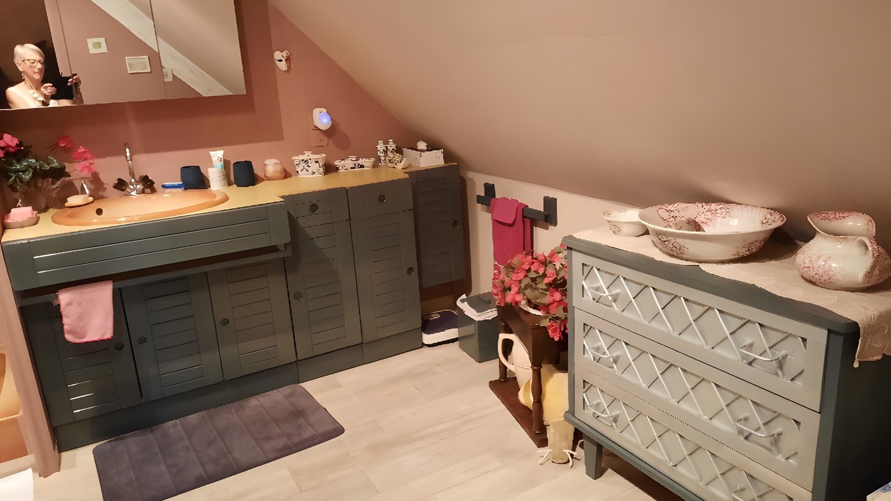 Photo of Bathroom in Cauge
