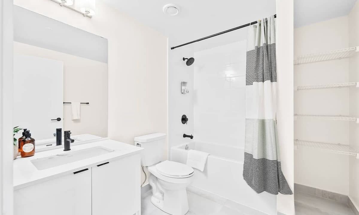 Photo of Bathroom in Harwood