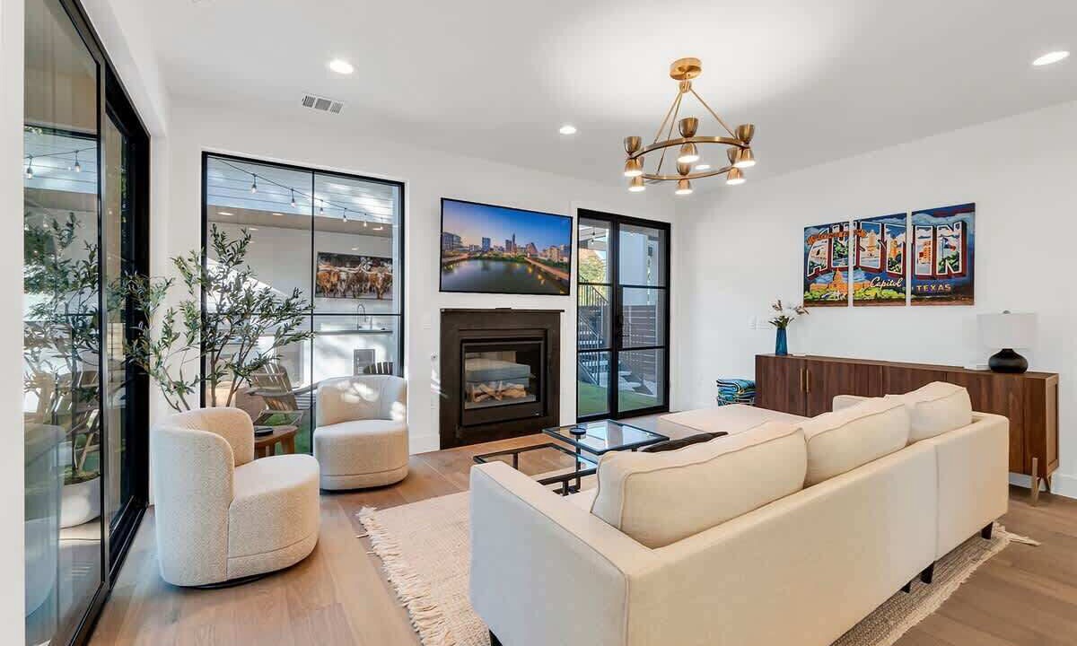 Photo of Livingroom in Blackshear-Prospect Hill