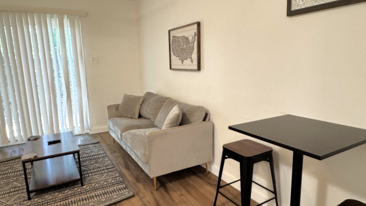 Photo of Livingroom in Capital View