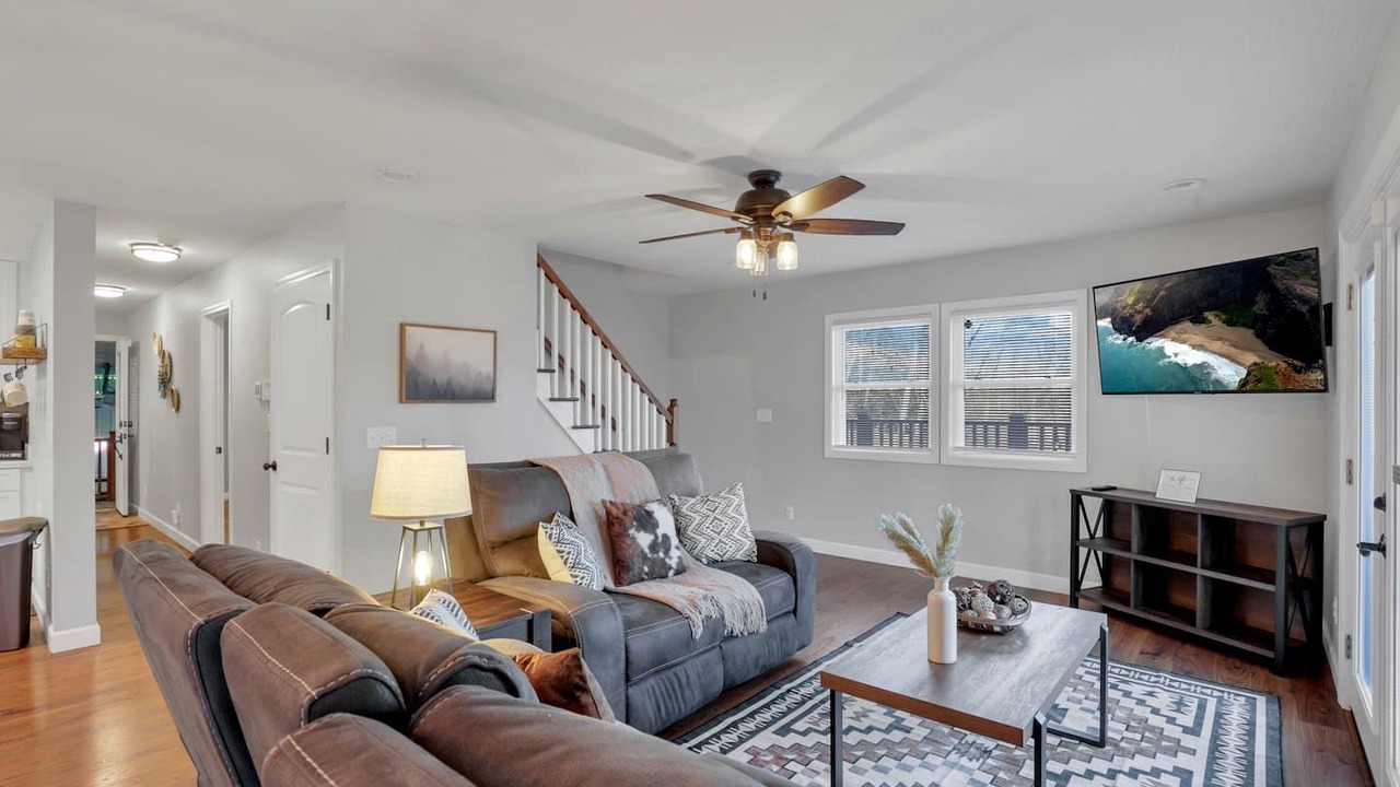 Photo of Livingroom in Sugar Grove