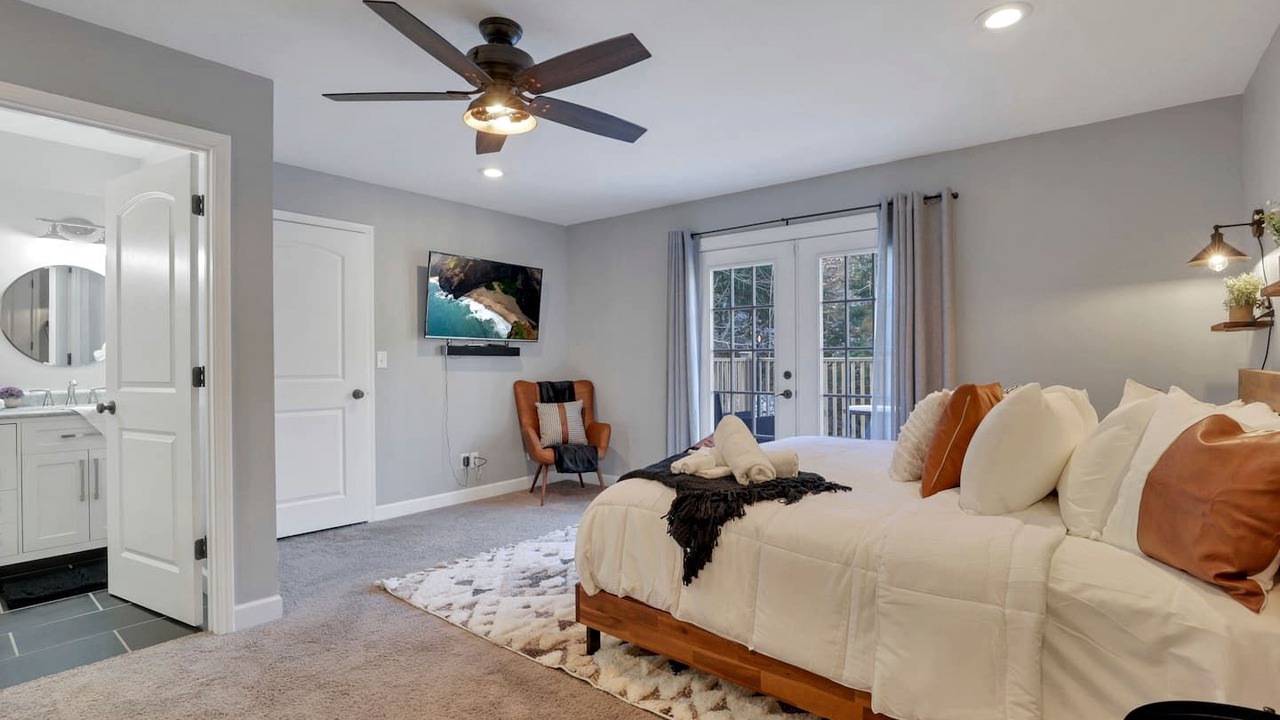 Photo of Bedroom in Sugar Grove