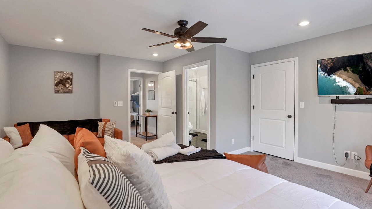 Photo of Bedroom in Sugar Grove