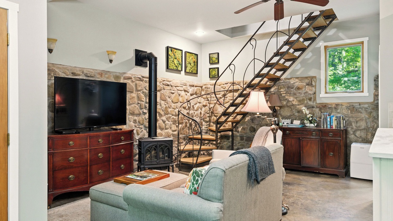 Photo of Livingroom in Rawley Springs