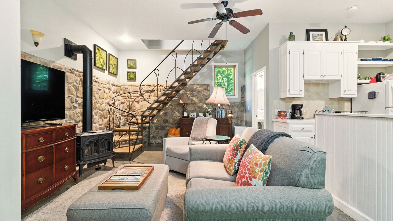 Photo of Livingroom in Rawley Springs