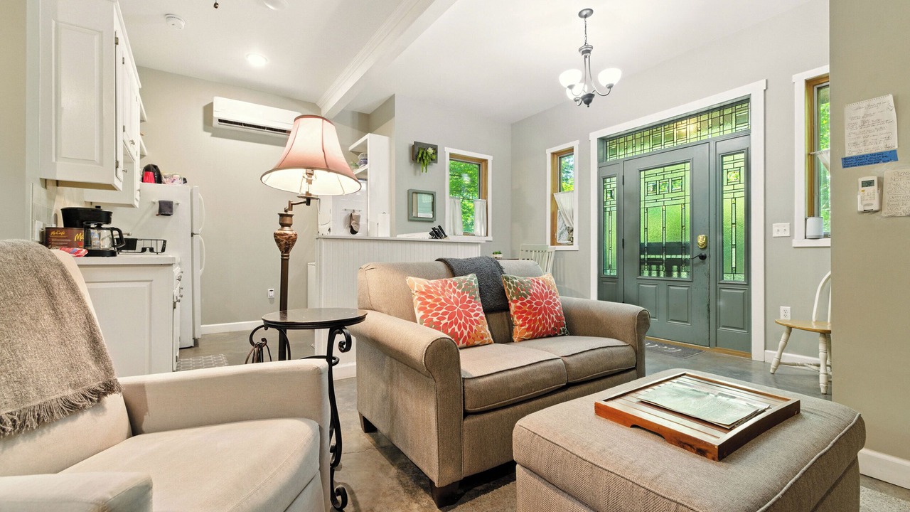 Photo of Livingroom in Rawley Springs