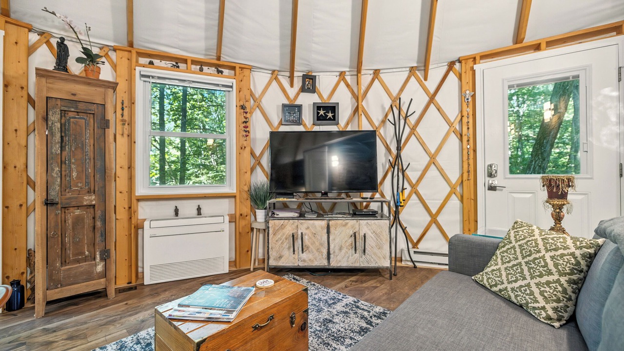 Photo of Livingroom in Rawley Springs