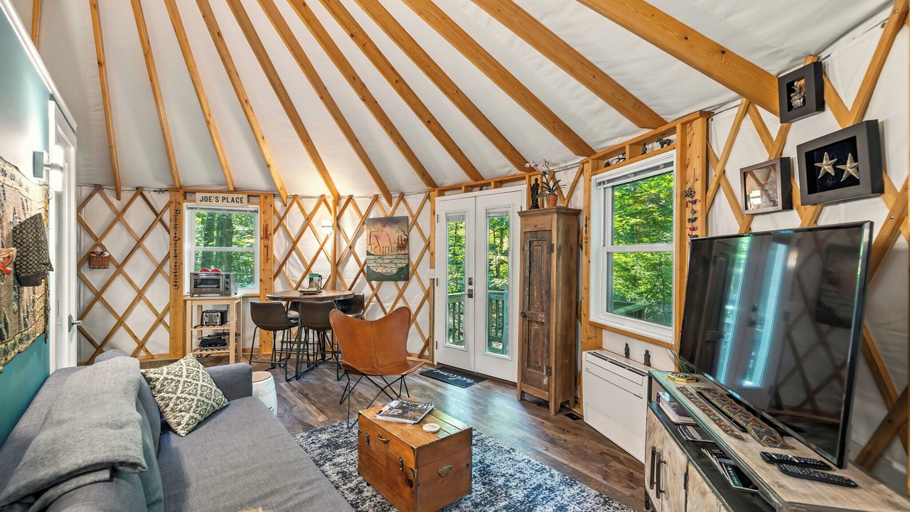 Photo of Livingroom in Rawley Springs