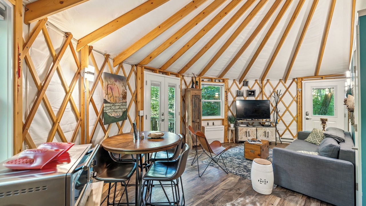 Photo of Livingroom in Rawley Springs