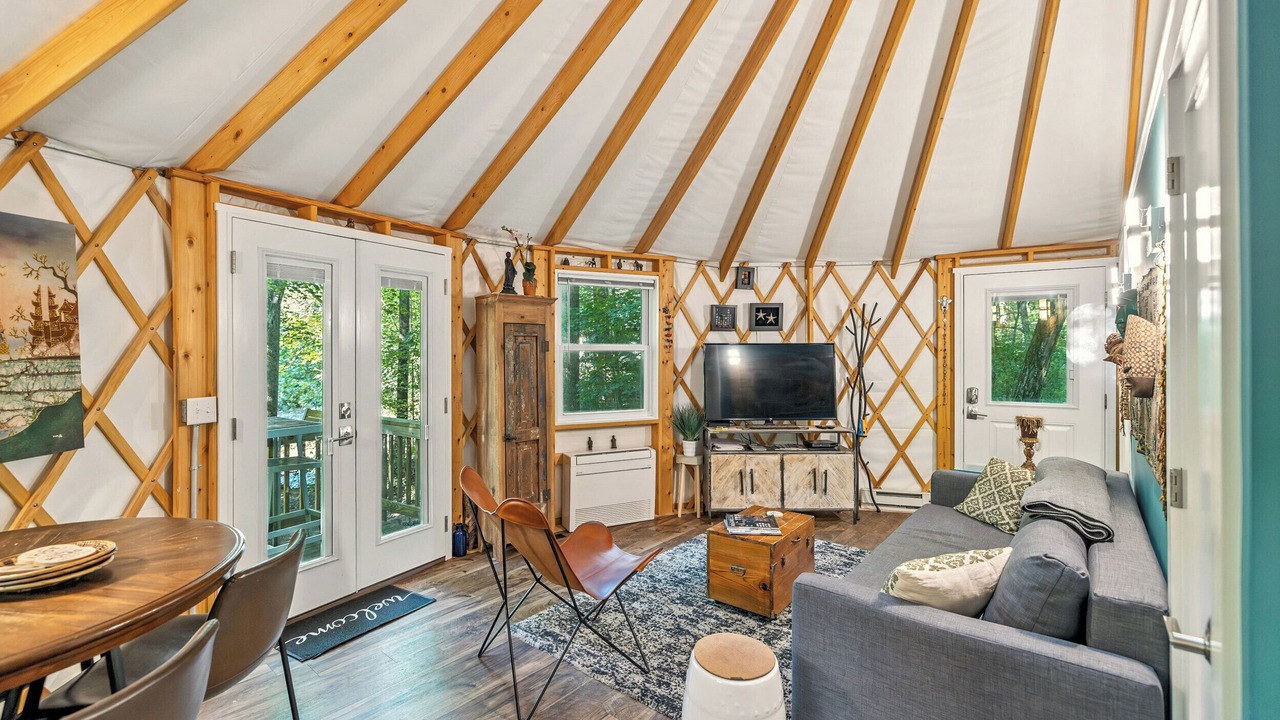 Photo of Livingroom in Rawley Springs