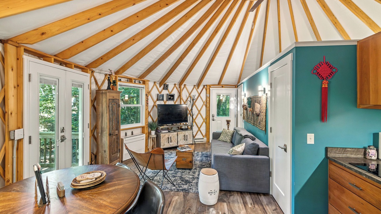 Photo of Livingroom in Rawley Springs