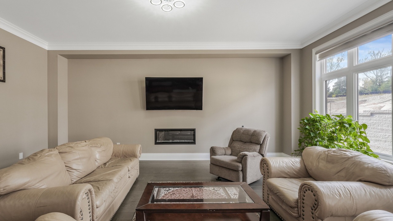 Photo of Livingroom in Caledon