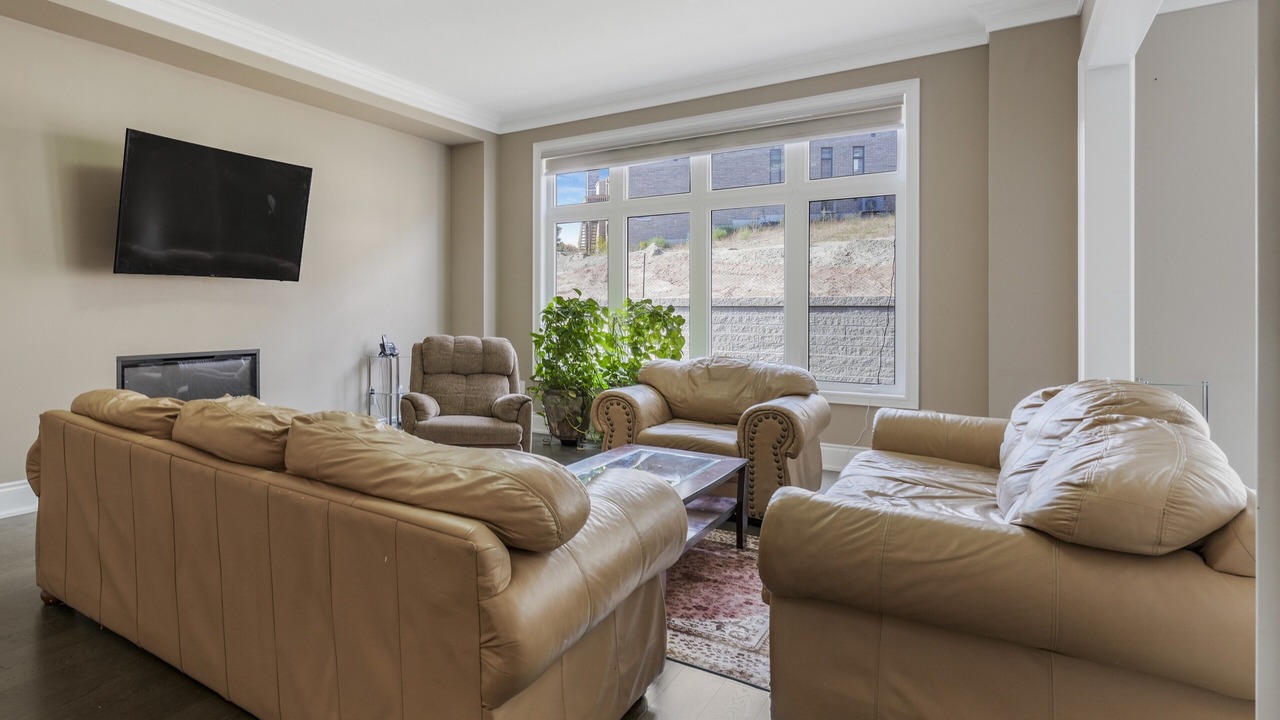 Photo of Livingroom in Caledon