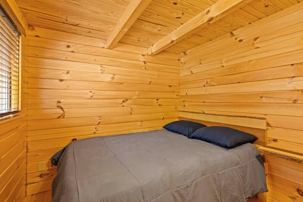 Photo of Bedroom in Gilmer