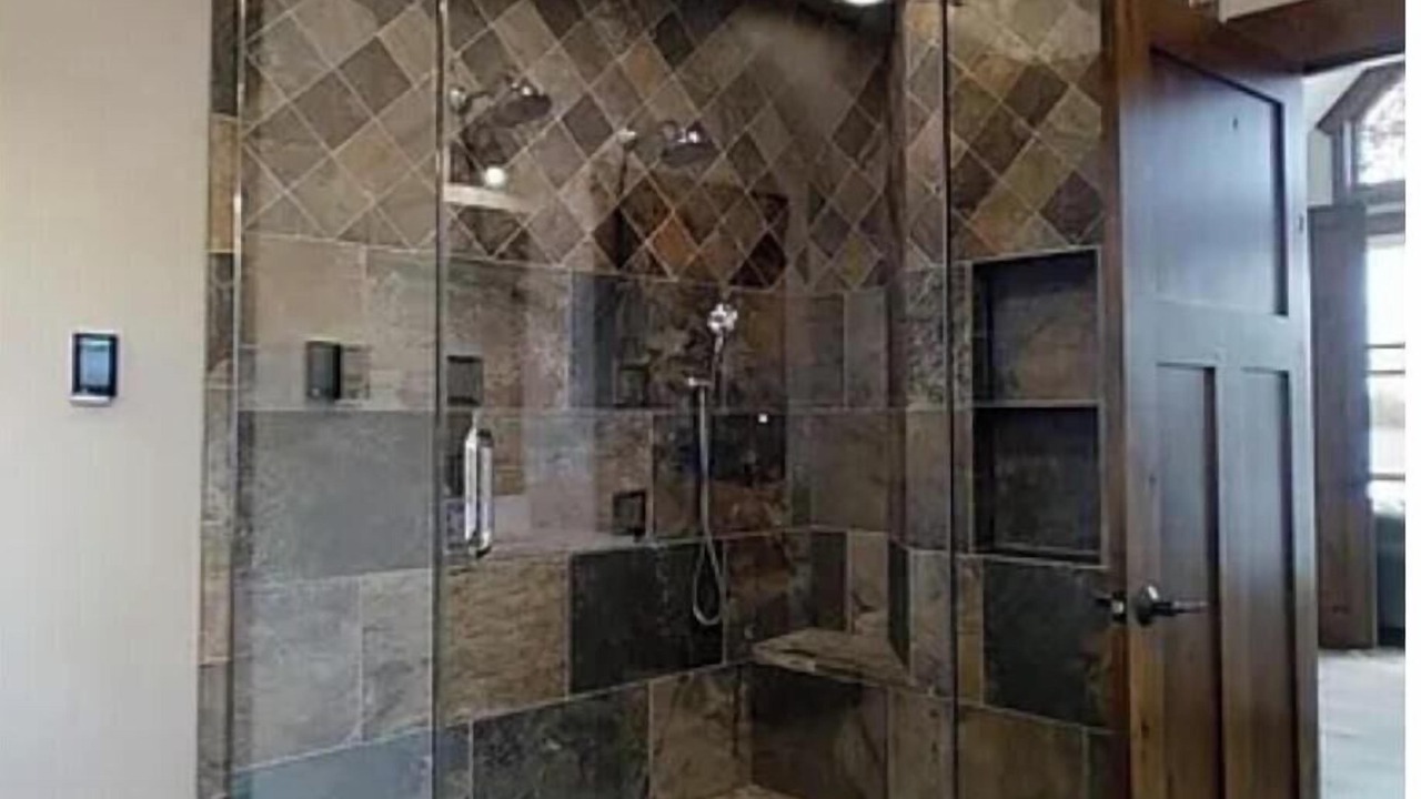 Photo of Bathroom in Lake Shangrila