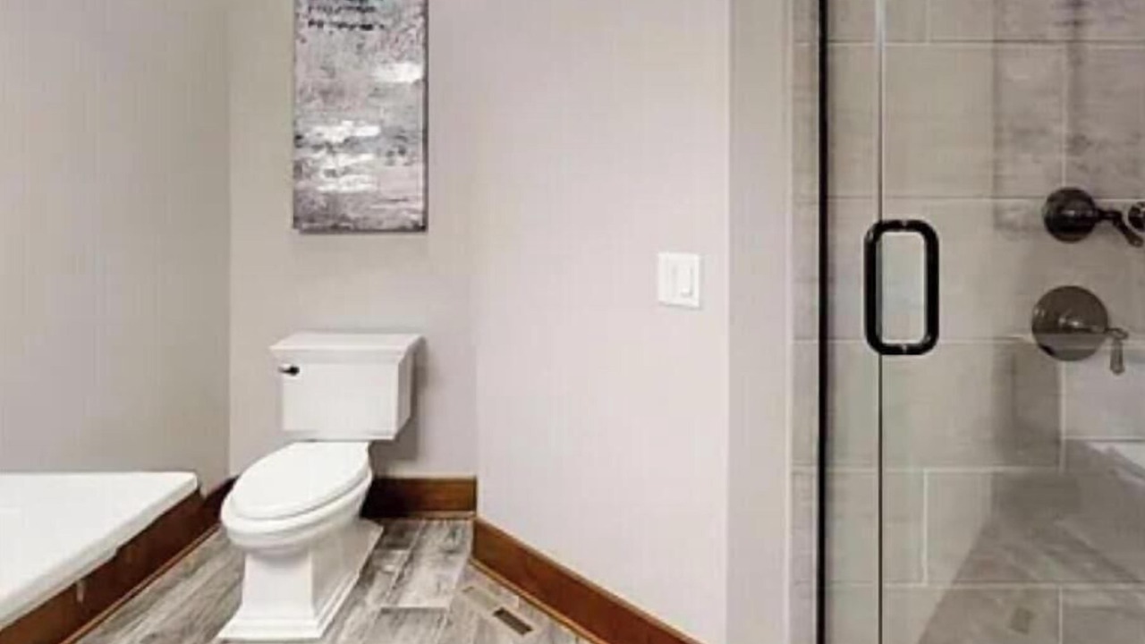 Photo of Bathroom in Lake Shangrila