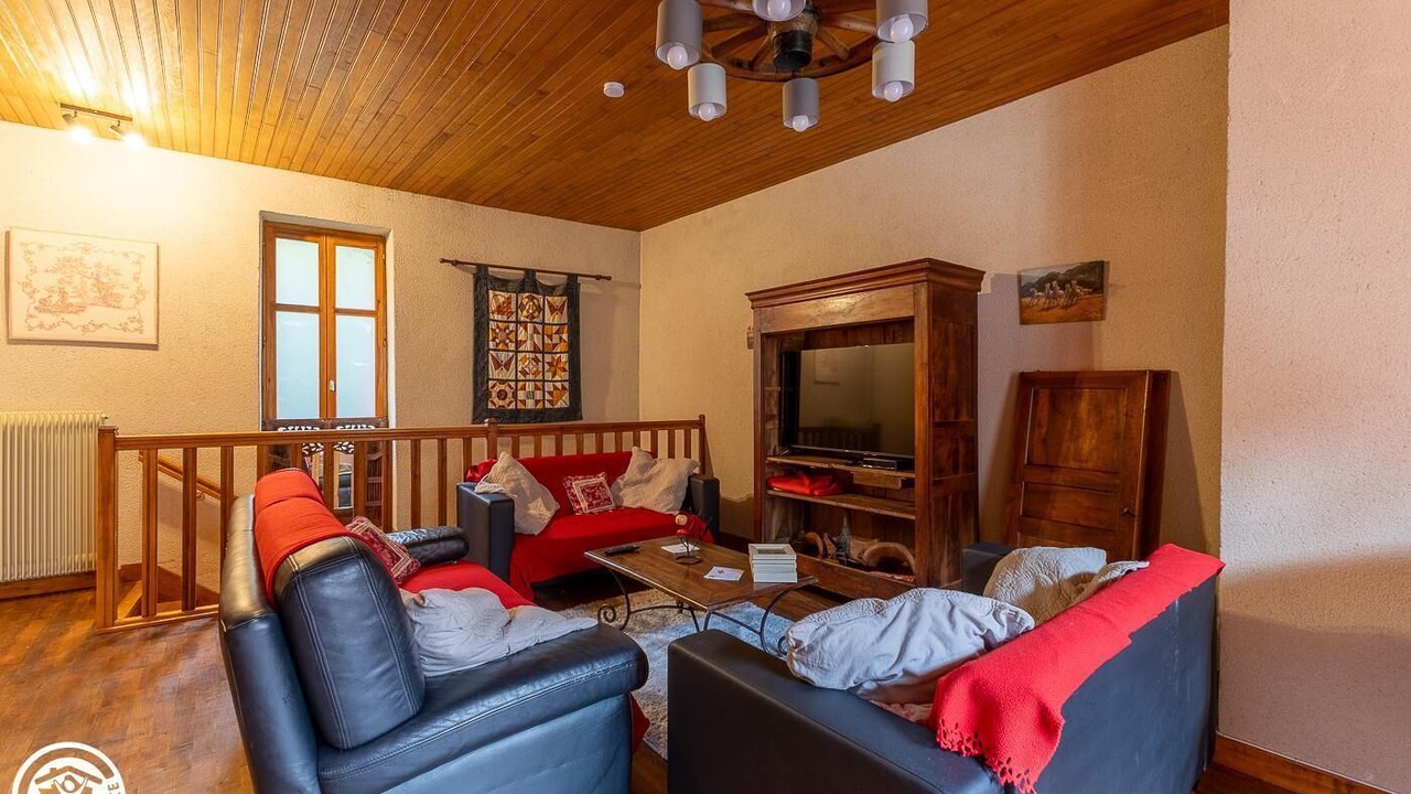 Photo of Livingroom in Puy-Guillaume