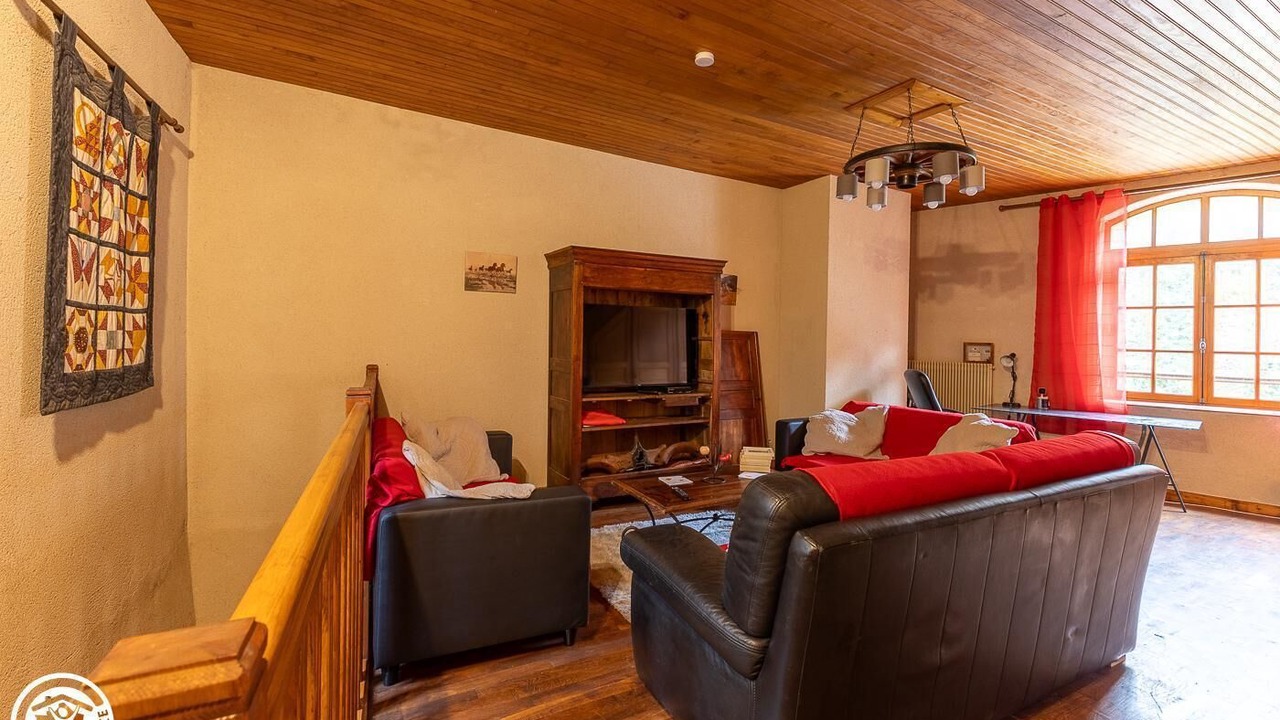 Photo of Livingroom in Puy-Guillaume