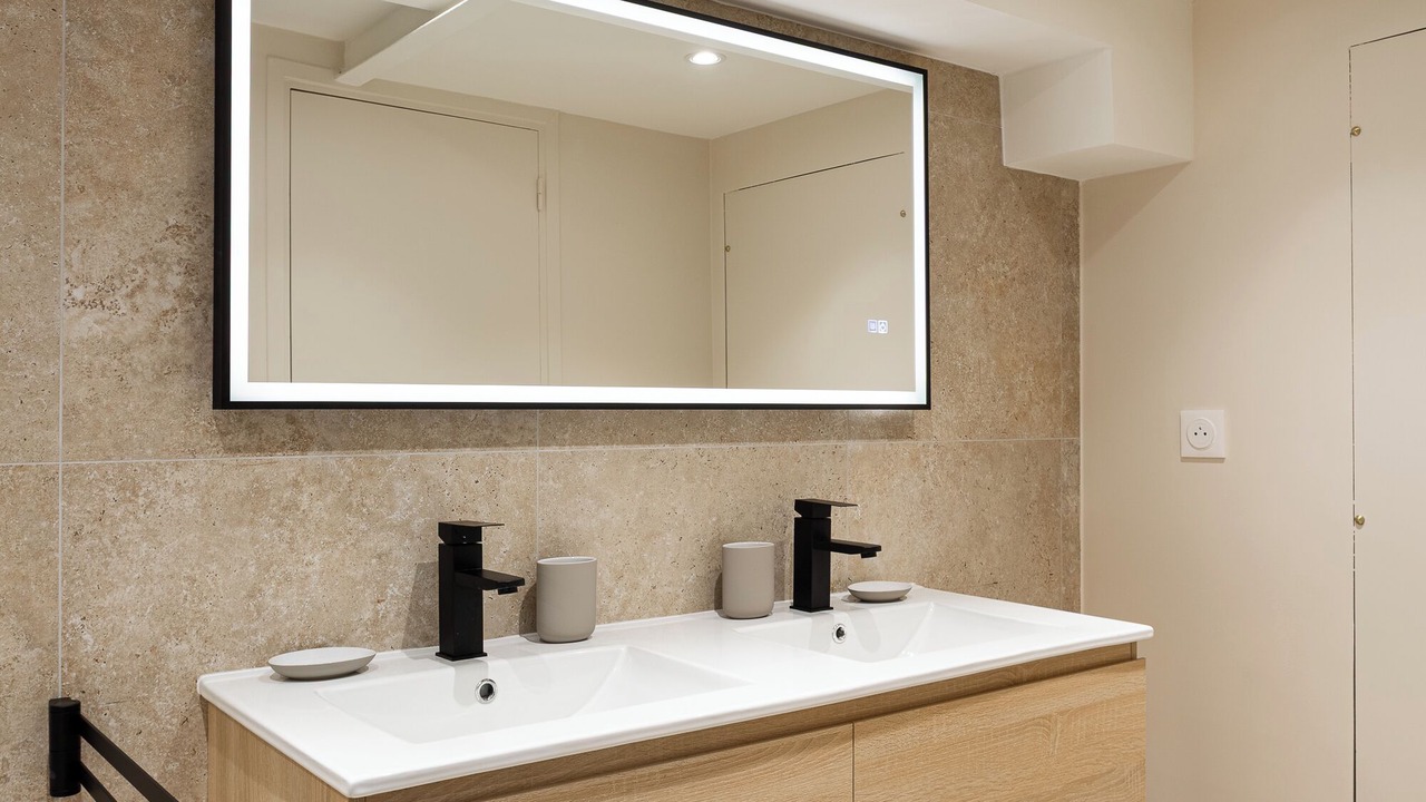 Photo of Bathroom in Charonne