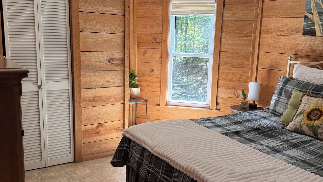 Photo of Bedroom in Caddo Gap