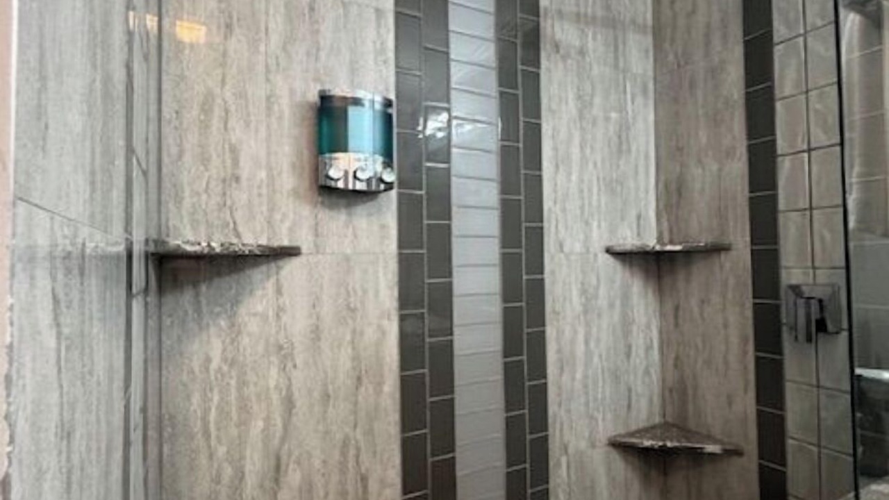 Photo of Bathroom in Lynn Center
