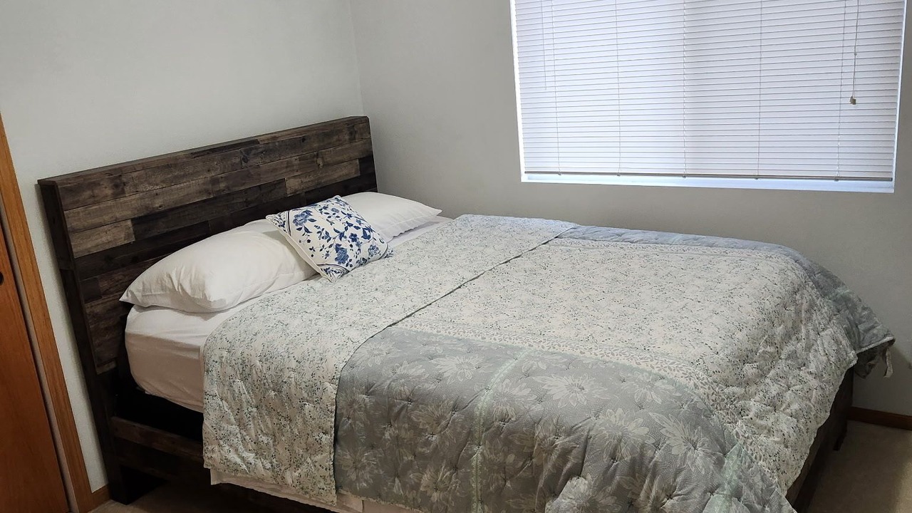 Photo of Bedroom in Pleasant Hill
