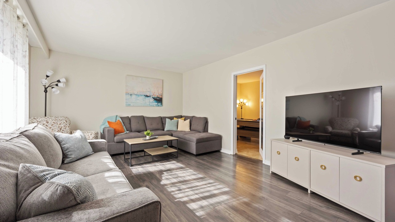 Photo of Livingroom in Sarnia