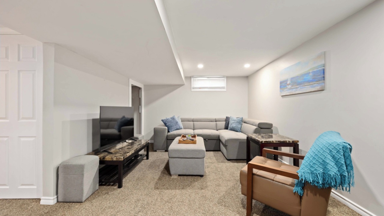 Photo of Livingroom in Sarnia