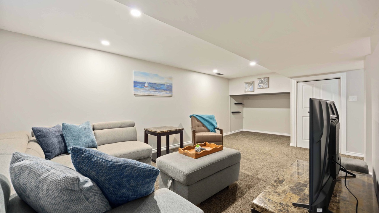 Photo of Livingroom in Sarnia