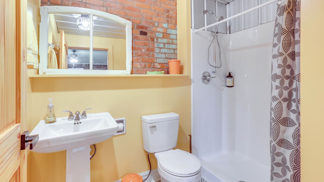Photo of Bathroom in Smoketown Jackson