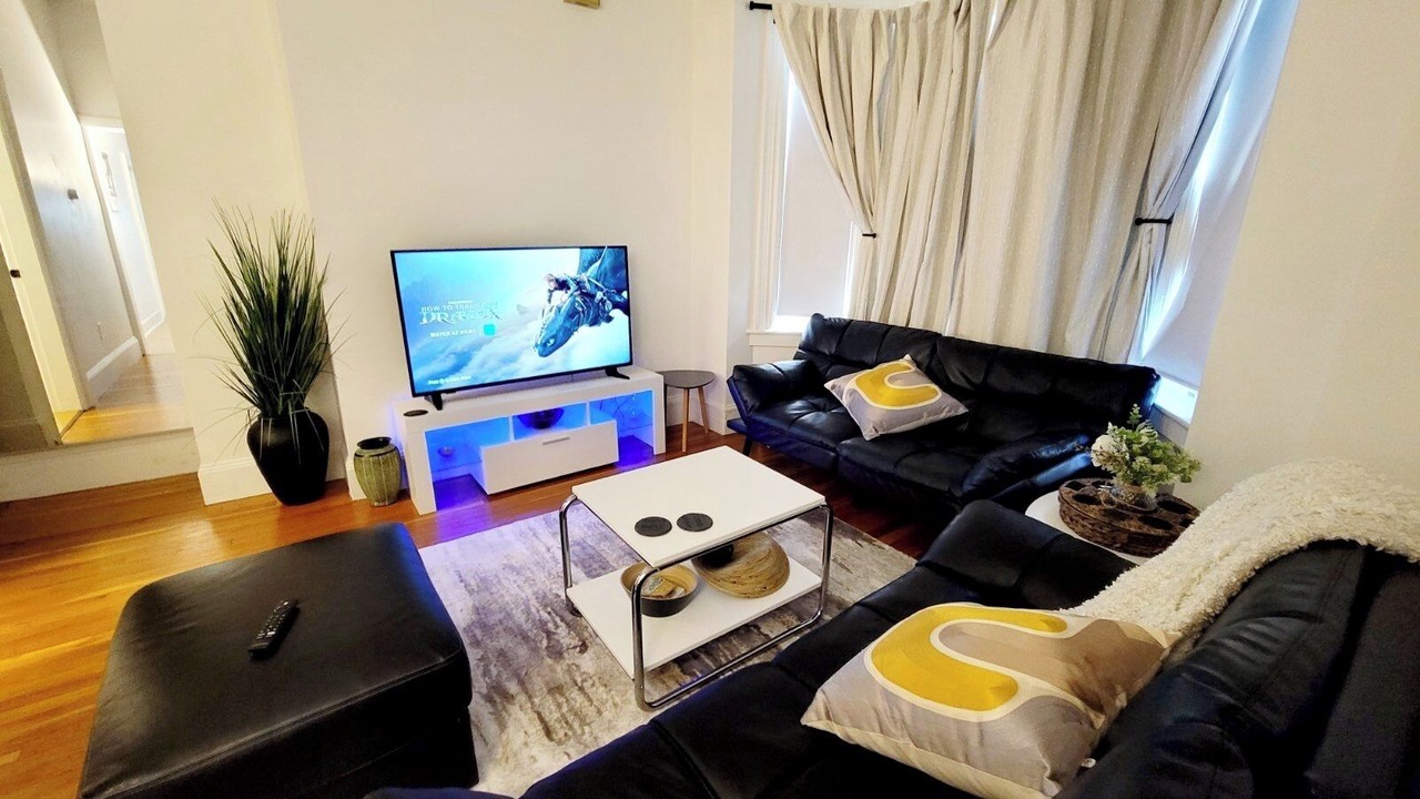 Photo of Livingroom in Belmont