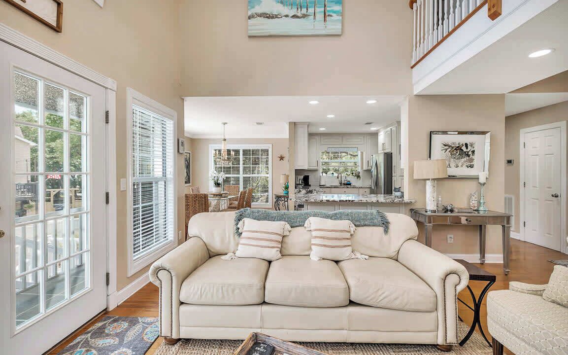 Photo of Livingroom in Saint Simons Heights