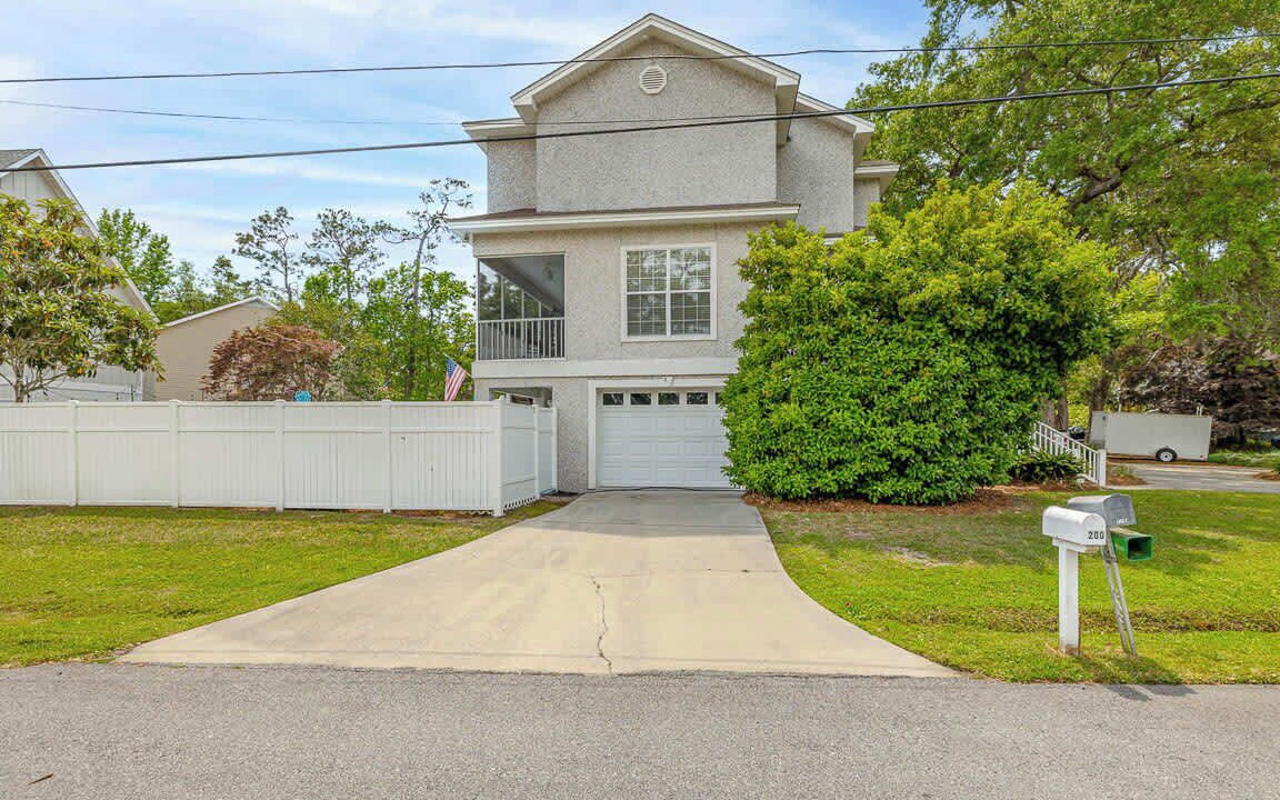 Photo of Others in Saint Simons Heights