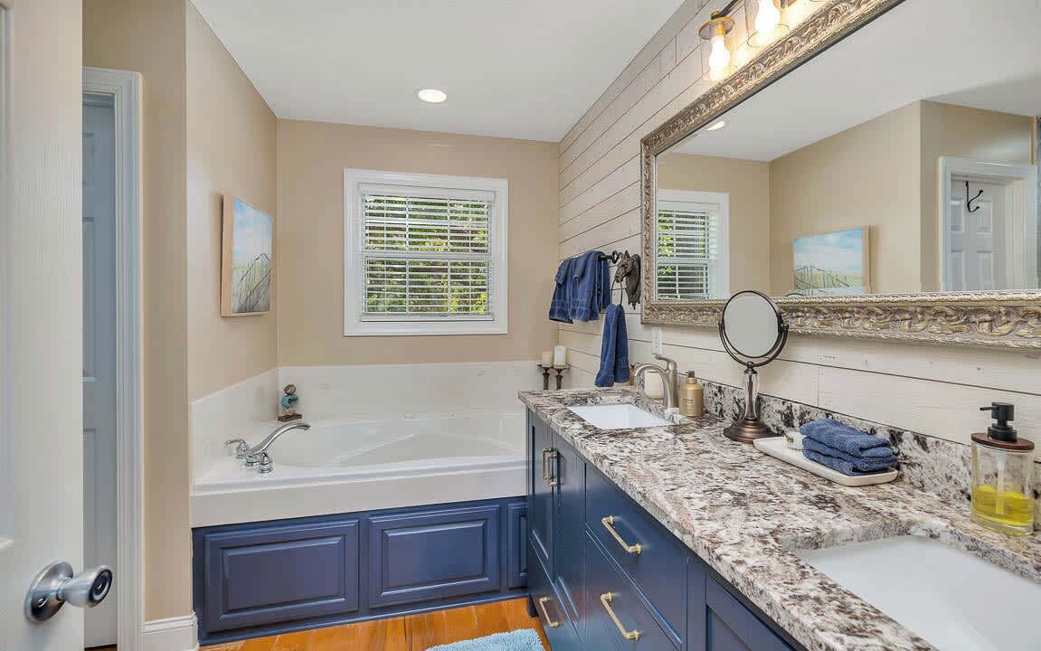 Photo of Bathroom in Saint Simons Heights