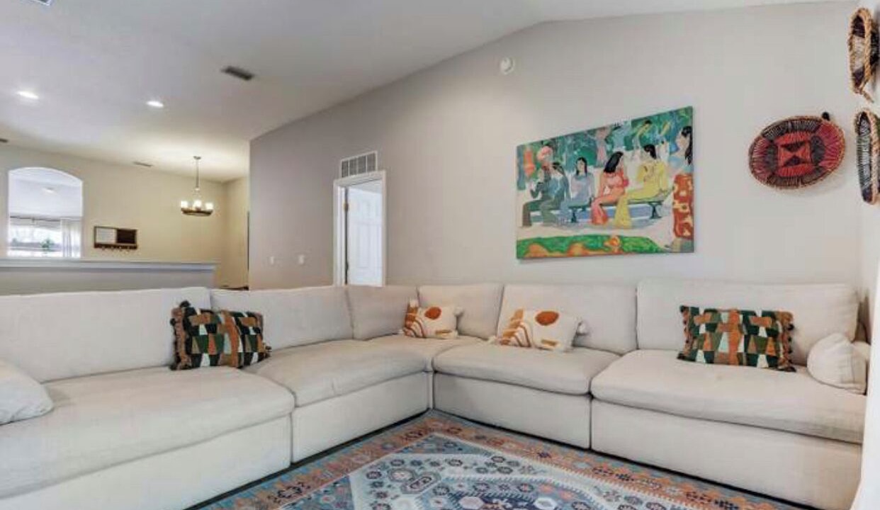 Photo of Livingroom in Westside