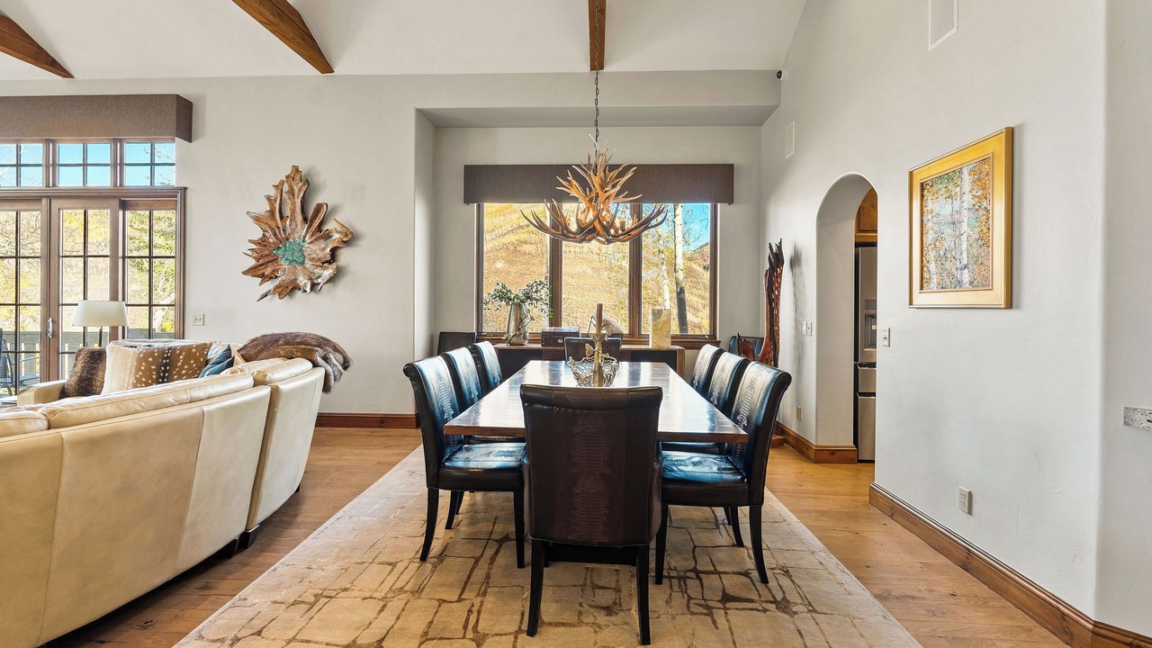 Photo of Livingroom in Highland Meadows