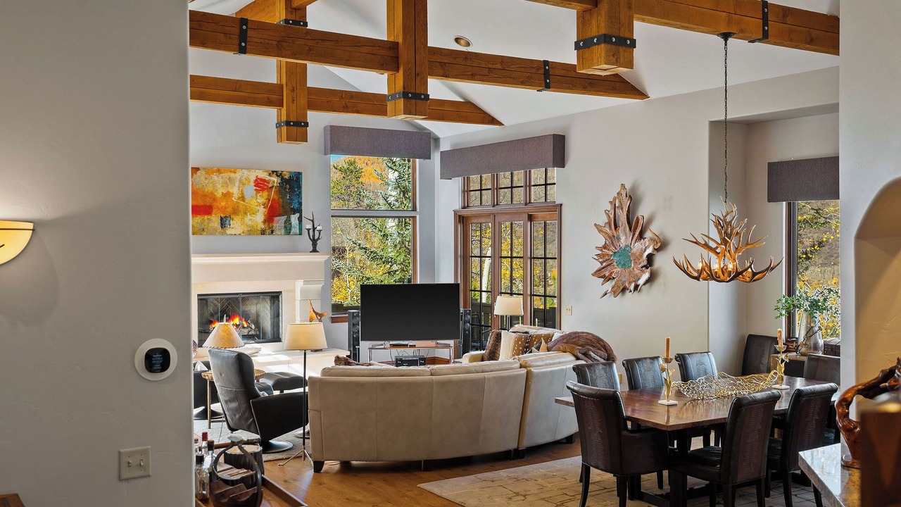 Photo of Livingroom in Highland Meadows
