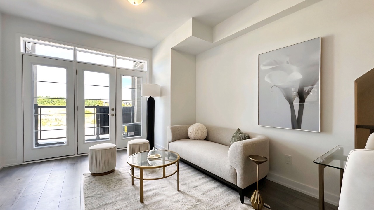 Photo of Livingroom in Pickering
