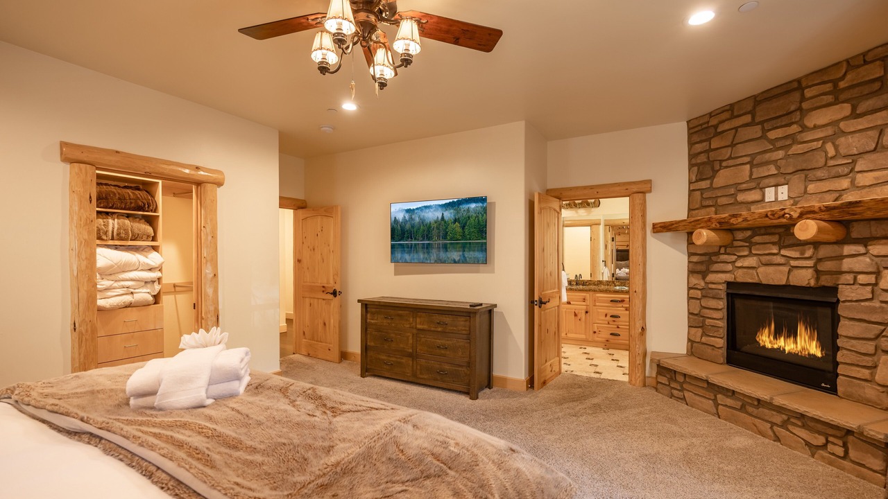 Photo of Bedroom in Summit Estates