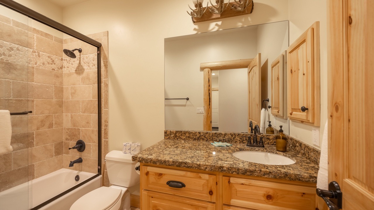 Photo of Bathroom in Summit Estates