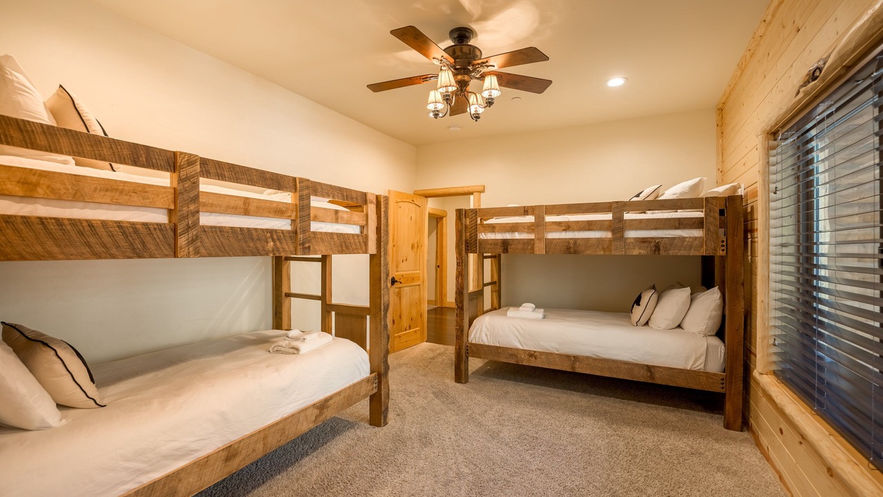 Photo of Bedroom in Summit Estates