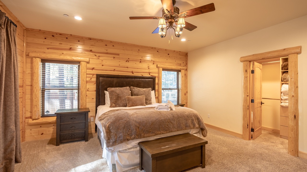 Photo of Bedroom in Summit Estates
