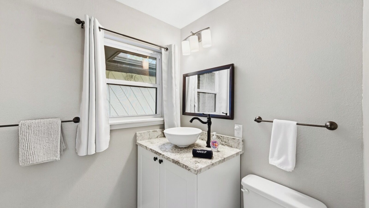 Photo of Bathroom in Lockhart