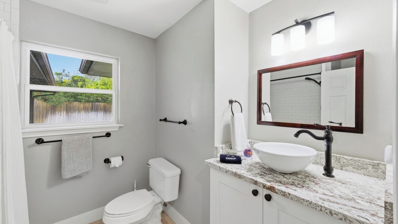Photo of Bathroom in Lockhart