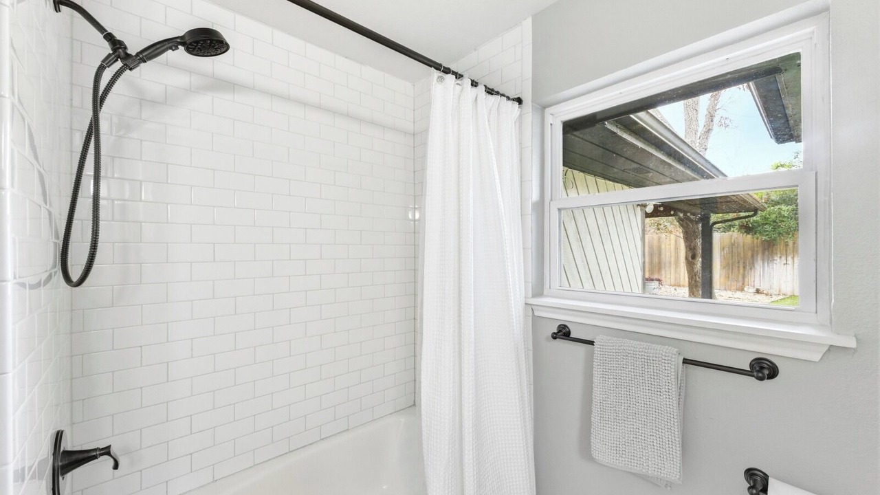 Photo of Bathroom in Lockhart
