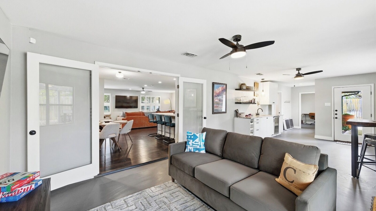 Photo of Livingroom in Lockhart