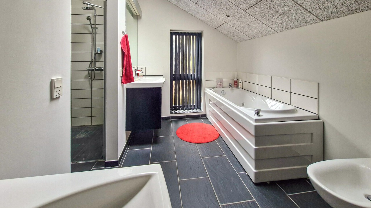 Photo of Bathroom in Sunds