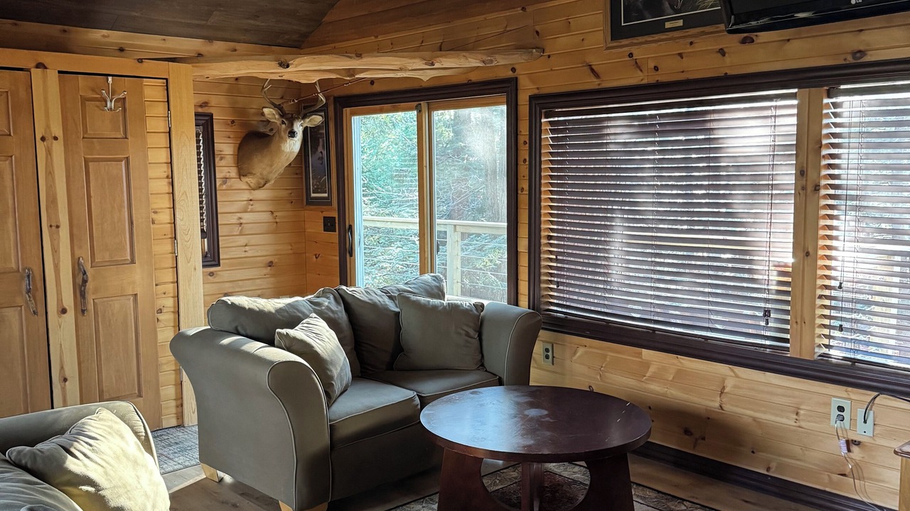 Photo of Livingroom in Deerbrook