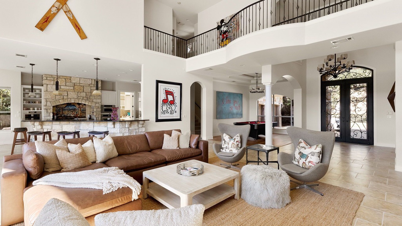 Photo of Livingroom in Oak Shores On Lake Austin